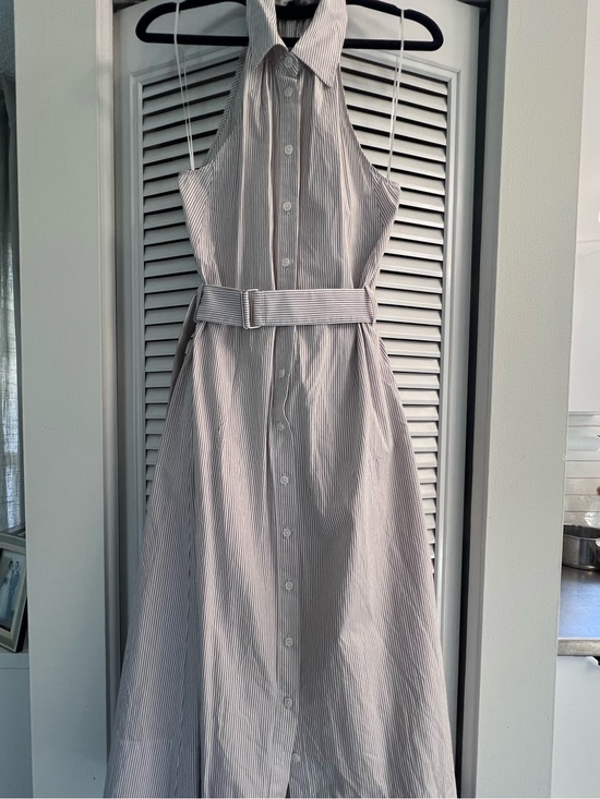 Club Monaco Dresses & Skirts - Club Monaco Sleeveless Collared Midi Shirt Dress with Belt - Light Gray Stripe